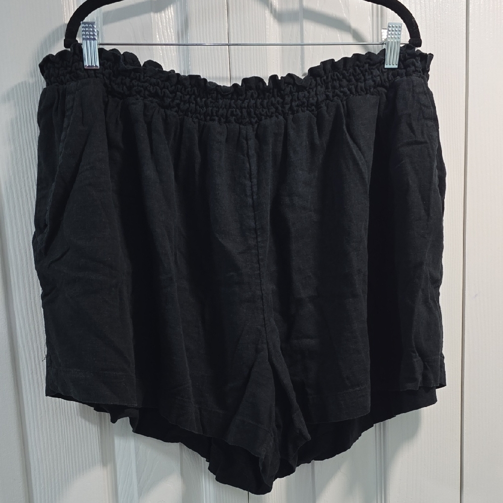 Ava & Viv Black Smocked Waist Women's Short